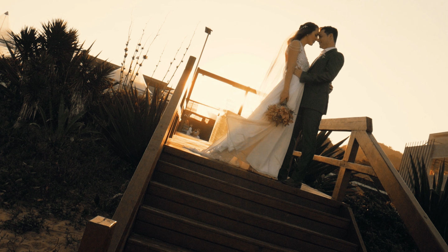 Casamento lindo no pôr do sol e de frente para o mar! Monique e Rafael, Estaleirinho - SC Casamento lindo no pôr do sol e de frente para o mar! Monique e Rafael, Estaleirinho - SC